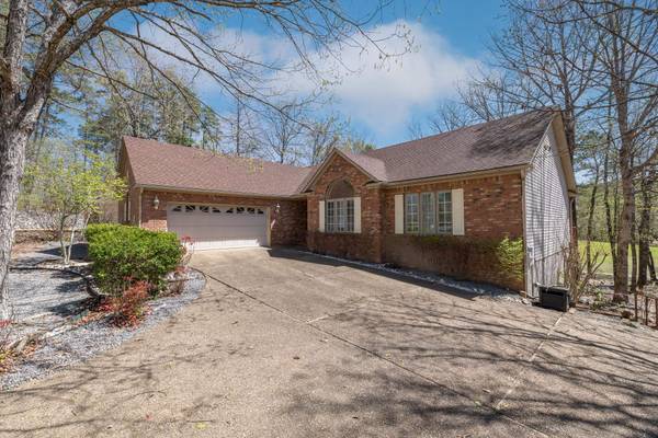 65 Cifuentes Way, Hot Springs Vill., AR 71909