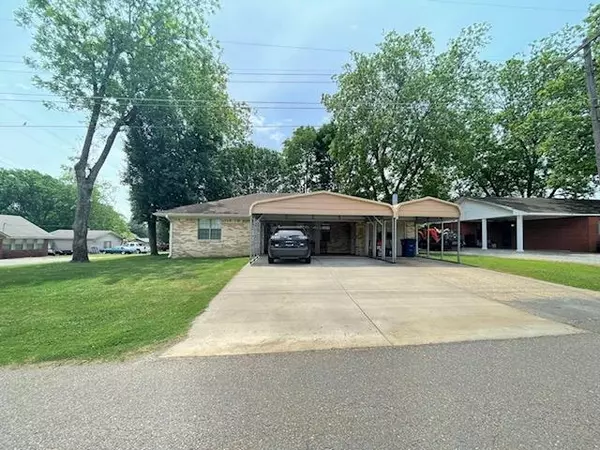 1005 W 4th Street, Rector, AR 72461