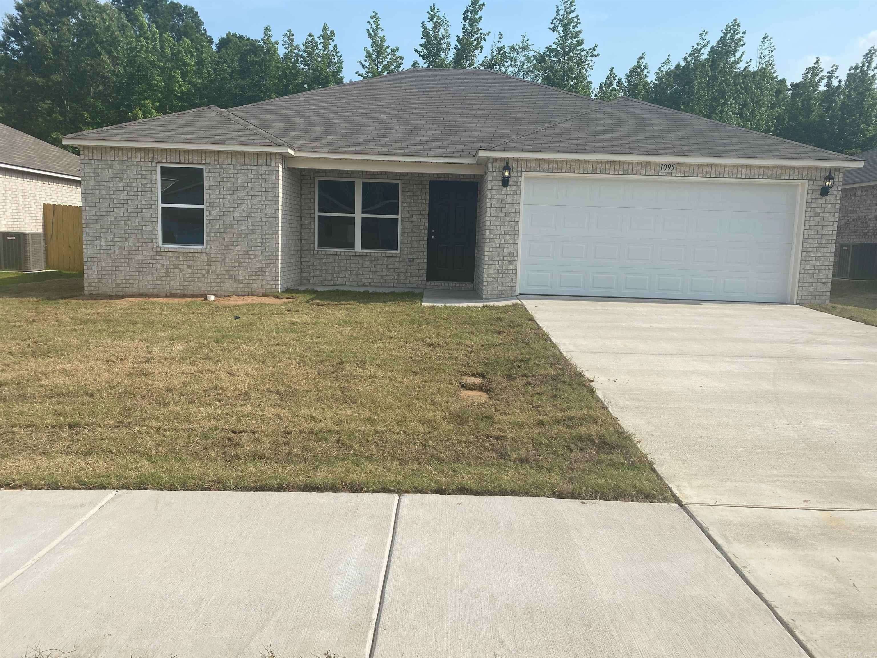 1095 O'Keefe Avenue, Conway, AR 72032