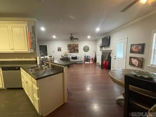 Dumas, AR 71639,18 Robinwood