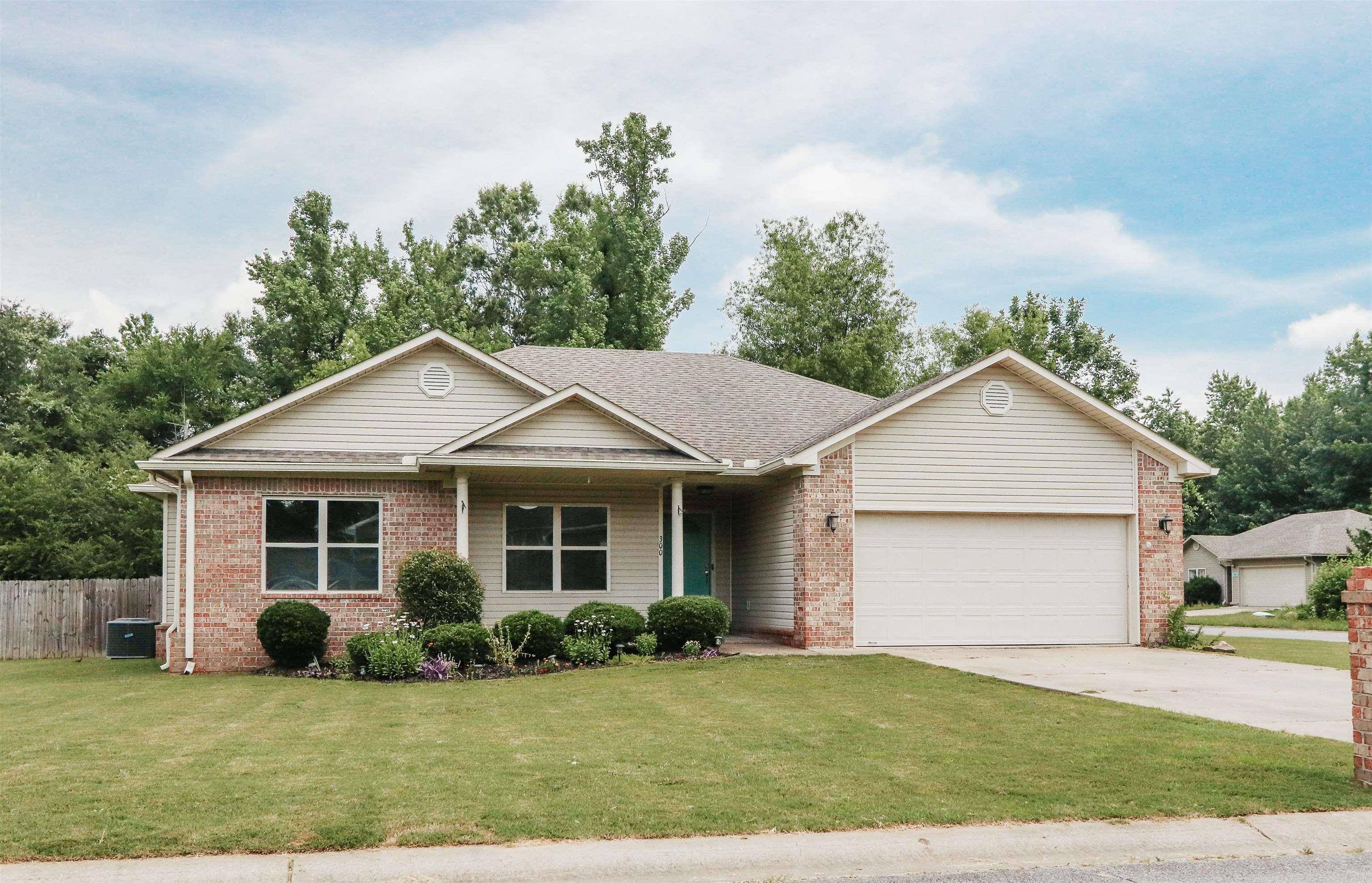 300 Weathering Lane, Austin, AR 72007