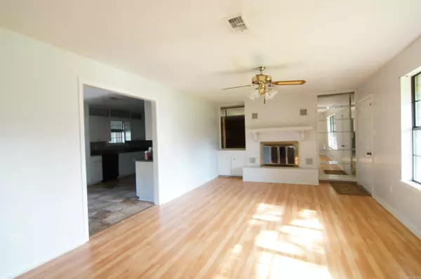 Lonoke, AR 72086,20 Ponderosa Drive