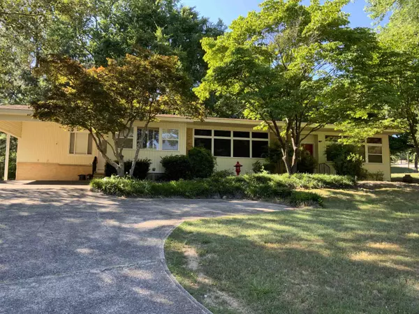 801 W Sugarloaf Street, Heber Springs, AR 72543