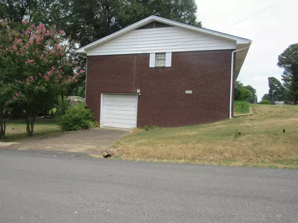 Morrilton, AR 72110,1301 E VIEW Street