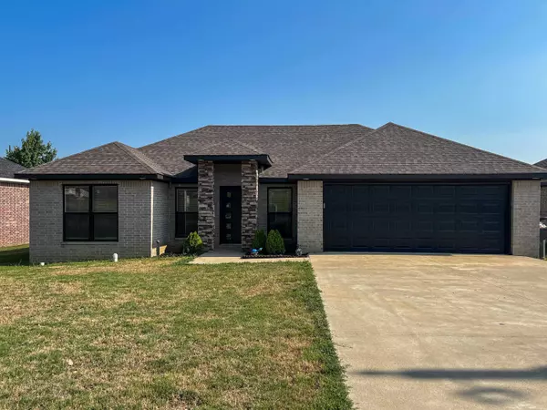 2004 SHARON KAY ST, Paragould, AR 72450