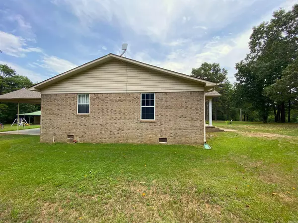 Mcrae, AR 72102,386 Shiloh Road