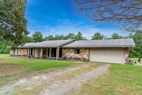 99 Stark Road, Greers Ferry, AR 72067