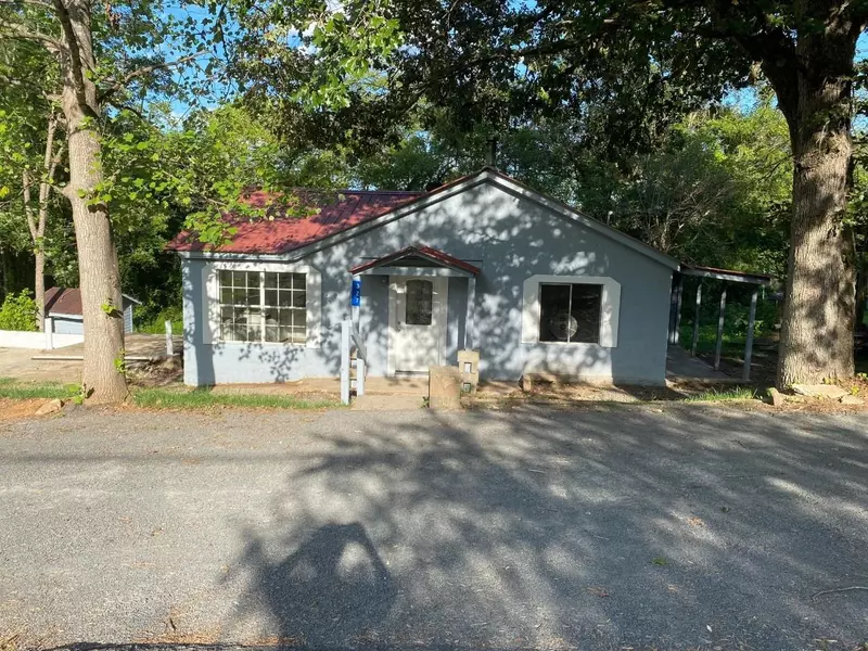 327 Pine Street, Clinton, AR 72031-0000