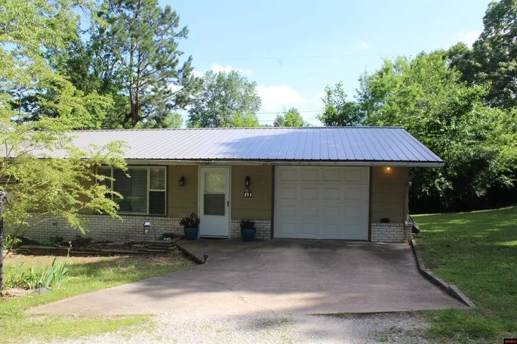 Bull Shoals, AR 72619,103 Manor Place