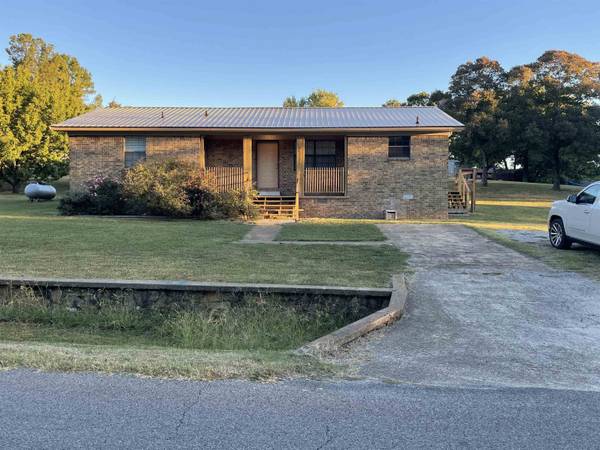 812 School Rd, Cave City, AR 72521