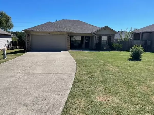 74 Bryson Dr., Ward, AR 72176