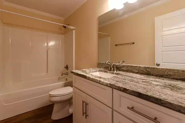 Paragould, AR 72450,2004 N 29