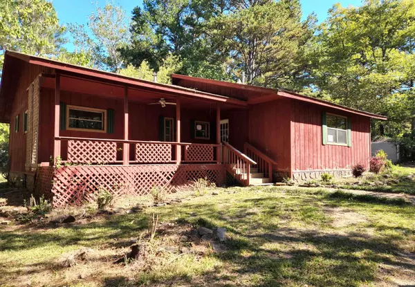 65 Dana, Greers Ferry, AR 72067