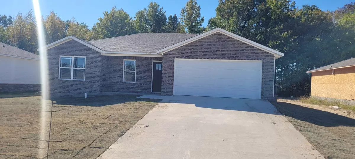 Paragould, AR 72450,108 FORMON Drive