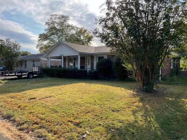 518 N 11th St, Paragould, AR 72450