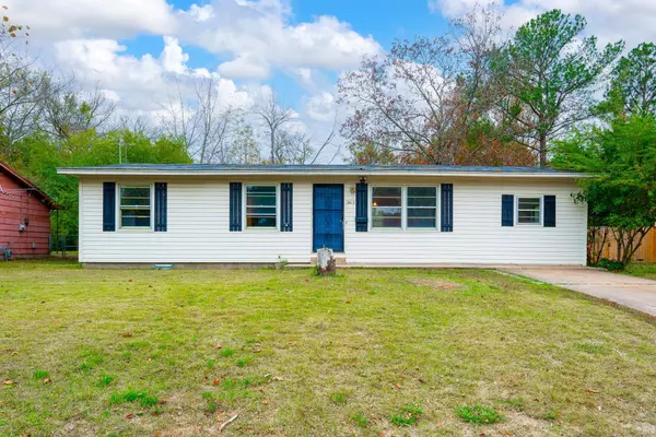 2413 Parkwood, Conway, AR 72034