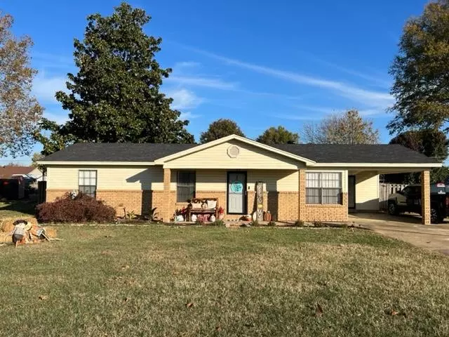 220 Flossie, Trumann, AR 72472