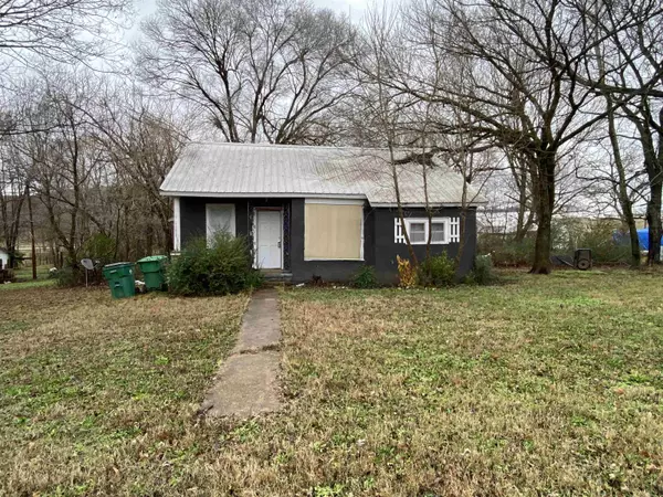 305 Panther Avenue, Yellville, AR 72634-0000