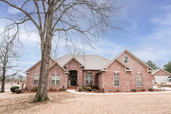 12 Red Cedar Drive, Greenbrier, AR 72058