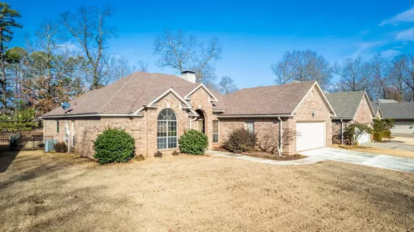 Maumelle, AR 72113,217 Deauville Drive