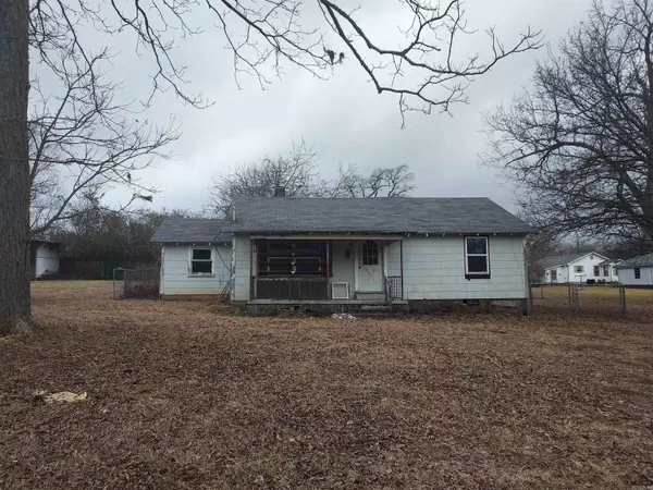 905 Tyler Street, Mena, AR 71953
