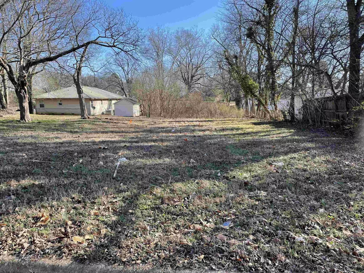 Searcy, AR 72143,506 N Pecan