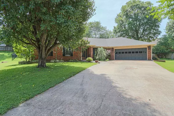 301 Woodford Pl, Paragould, AR 72450