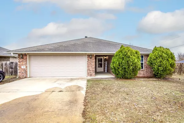 10 Windsor Park Drive Drive, Ward, AR 72176