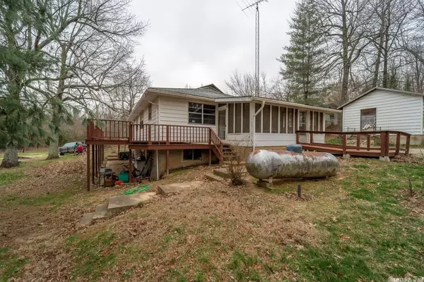 Viola, AR 72583,434 Wood Valley Road