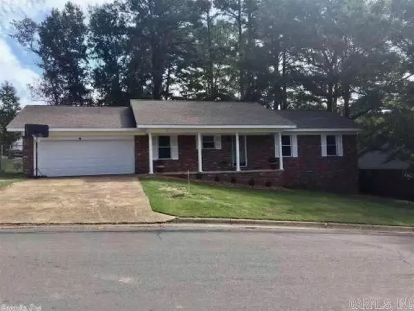 204 Druid Hills Road, Arkadelphia, AR 71923
