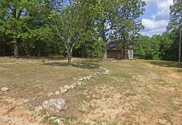 Hardy, AR 72542,210 Pinecrest Road