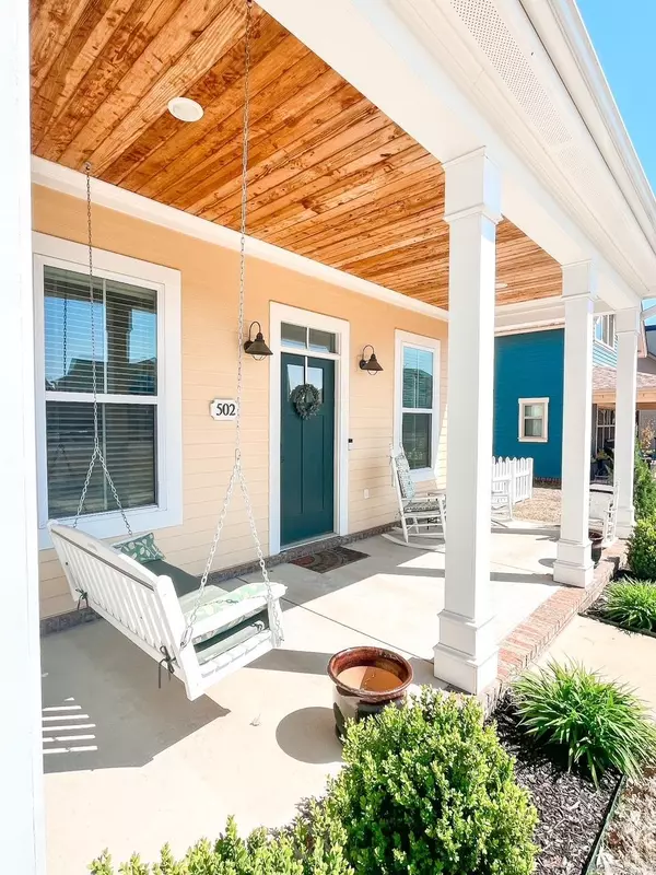 Searcy, AR 72143,502 E Pleasure Avenue