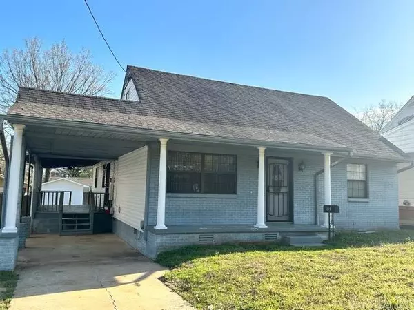 210 W 51st Street, North Little Rock, AR 72118-4124