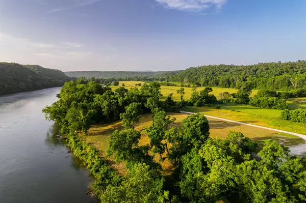 Calico Rock, AR 72519,Sneed Creek Road