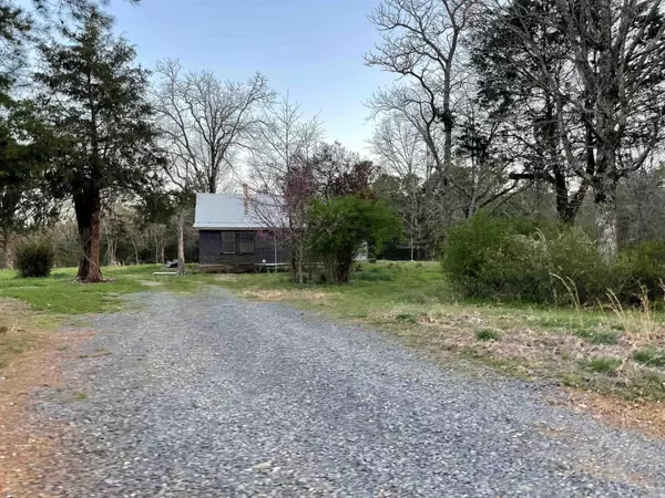 Cove, AR 71953,784 Polk Road 23