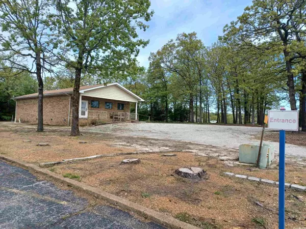 Horseshoe Bend, AR 72512,305 3rd Street