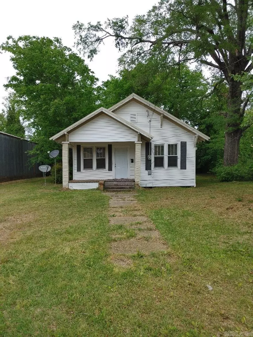 Prescott, AR 71857,317 E Elm Street