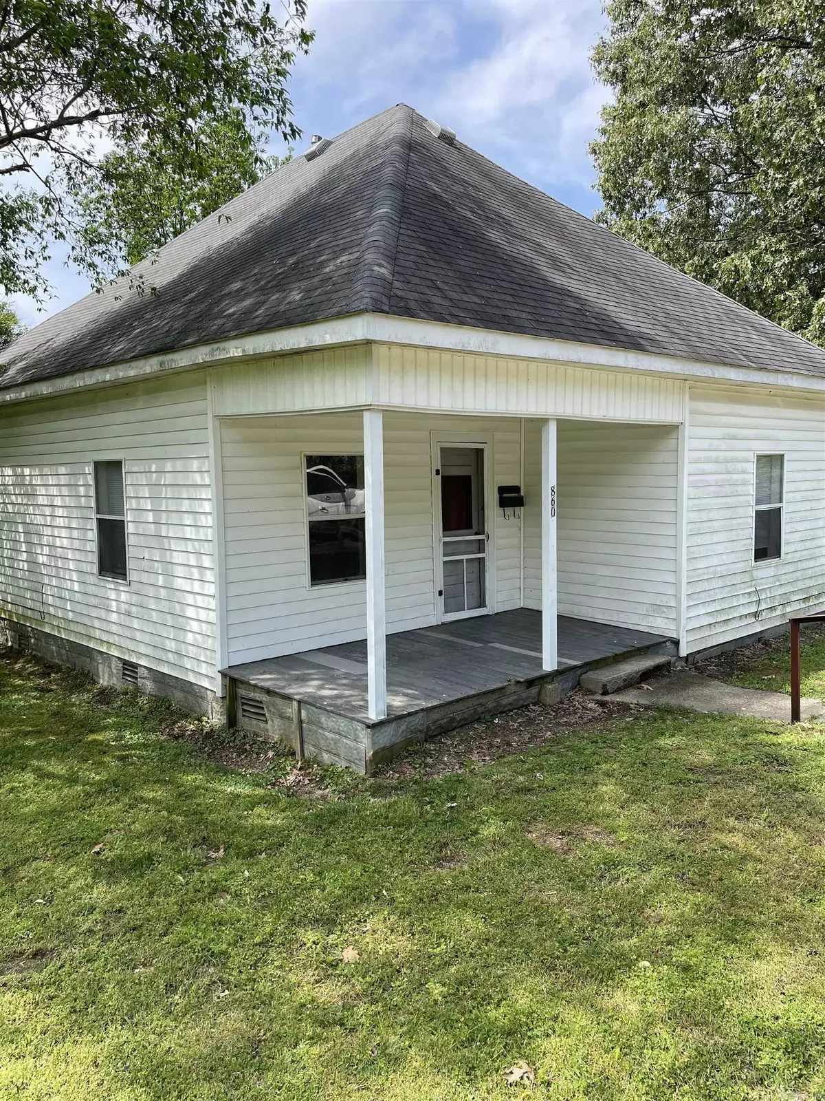 Piggott, AR 72454,860 W Court