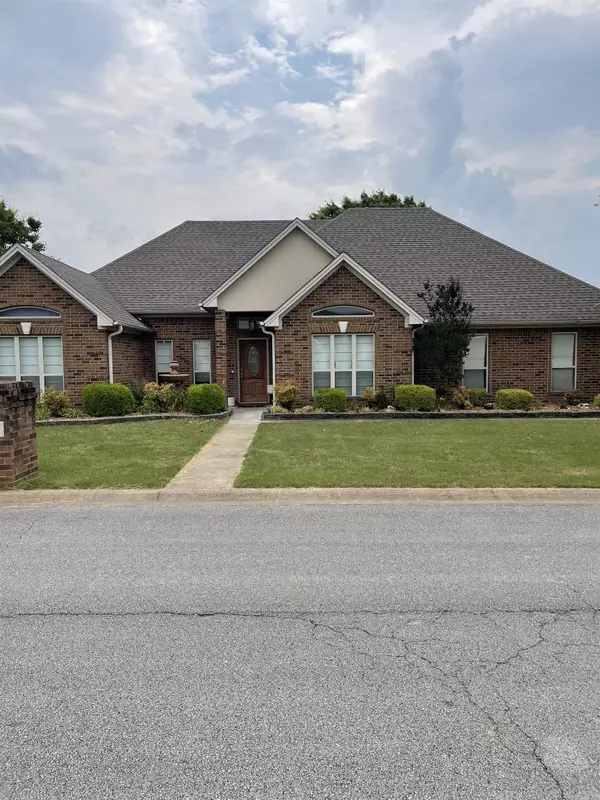 Searcy, AR 72143,413 Crain Dr.