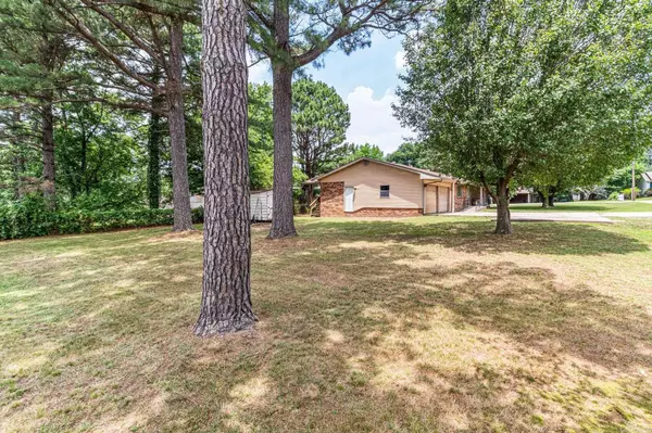 Paragould, AR 72450,500 Dogwood View