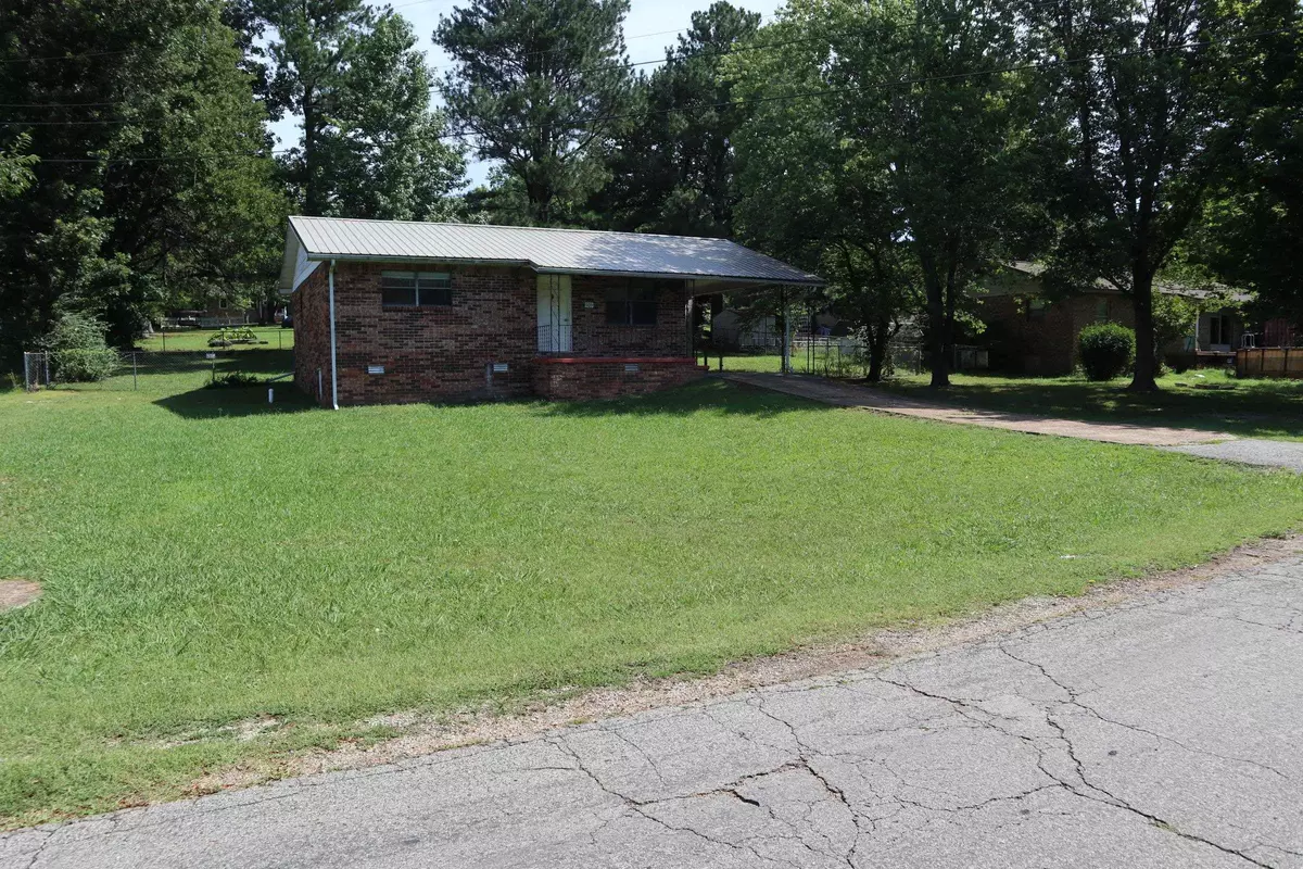 Salem, AR 72576,109 Welch St