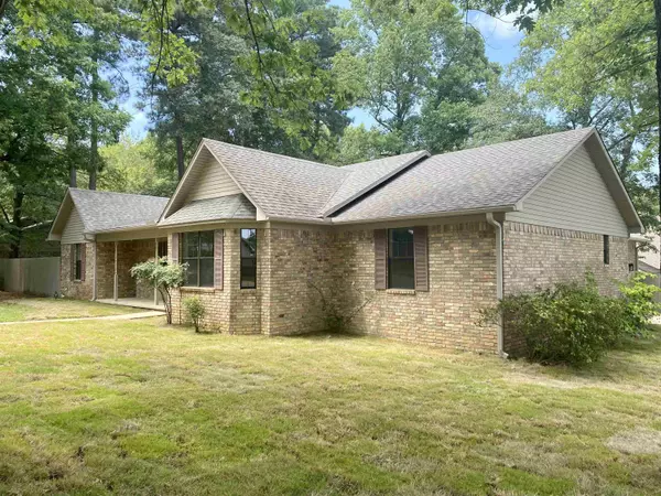 2918 Denise Drive, Benton, AR 72015