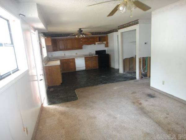 Batesville, AR 72501,461 Red Oak Street