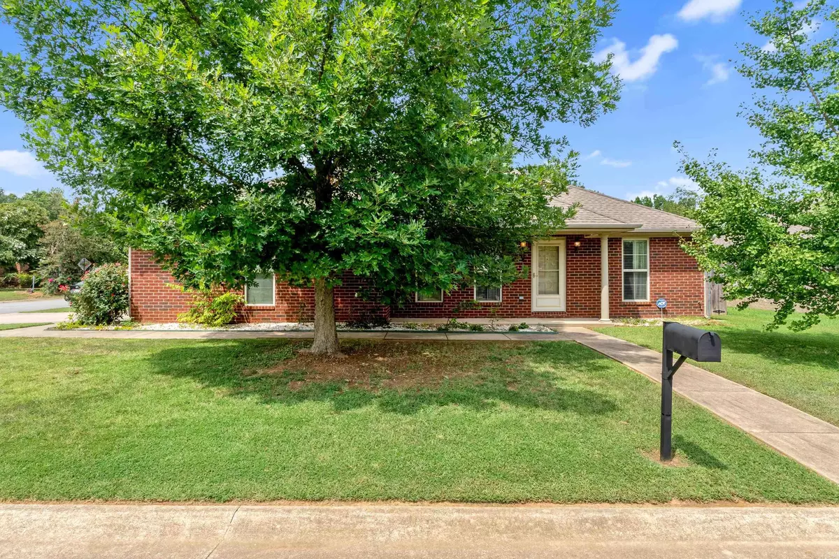 Searcy, AR 72143,9 Garden Drive