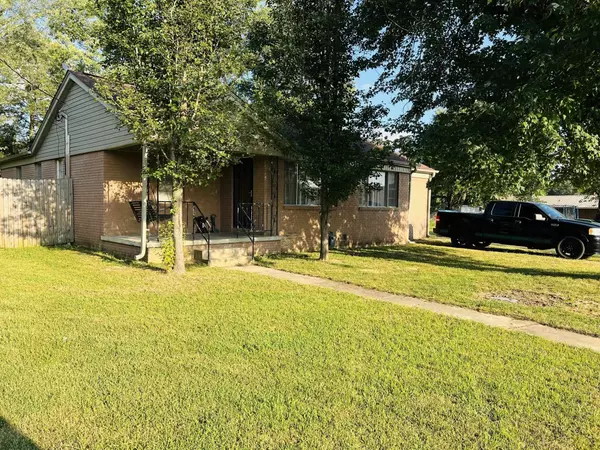 51 Pine Street,  Melbourne,  AR 72556