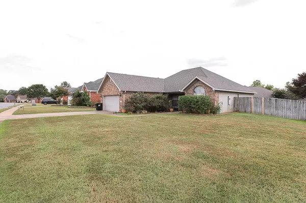 Benton, AR 72015,3825 WILDFLOWER Lane