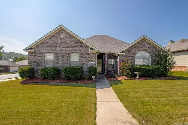 1201 Kings Court, Benton, AR 72019