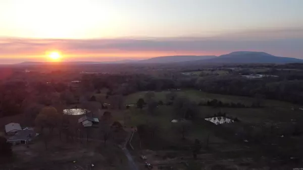 10216 Gateley Hill Road, Dardanelle, AR 72834