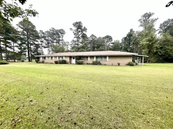 106 Ouachita 125, Camden, AR 71701