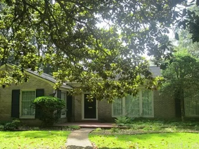1102 Lawton Circle, Magnolia, AR 71753
